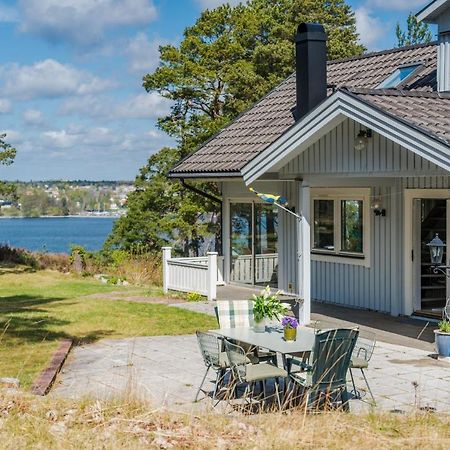Elegant Home With Stunning Sea View And Garden Stockholm Bagian luar foto